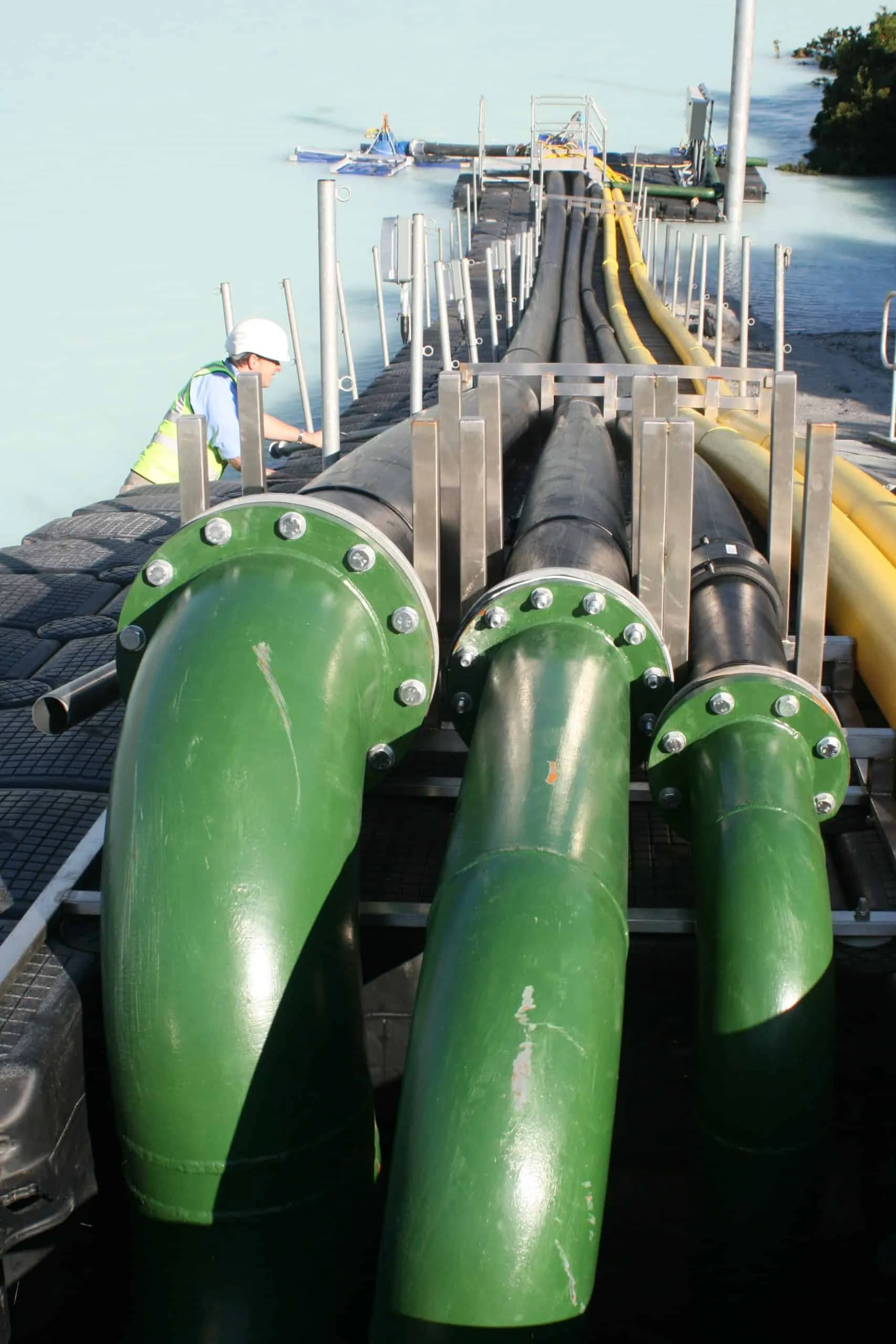 Rohrleitungen auf Jetfloat Pontons
